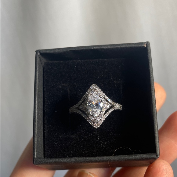 Sterling Silver zirconia Diamond Ring 925 size 7 - Picture 3 of 17